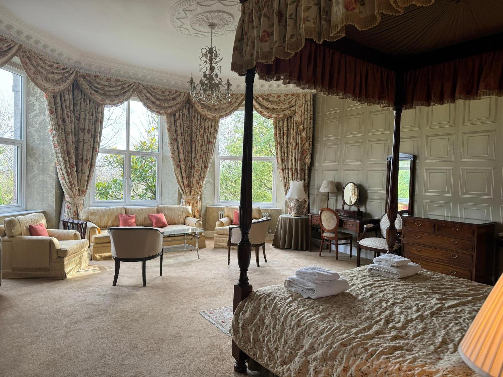 Tre-Ysgawen Hall & Spa 兰盖夫尼 外观 照片